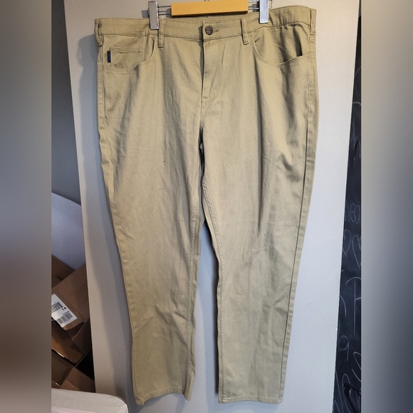 NEW- Perry Ellis Men's Tan Chinos, Size 40 X 31 - Picture 3 of 6
